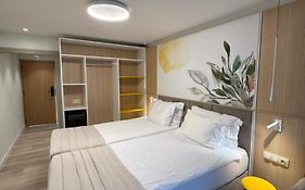 Compass Hotel